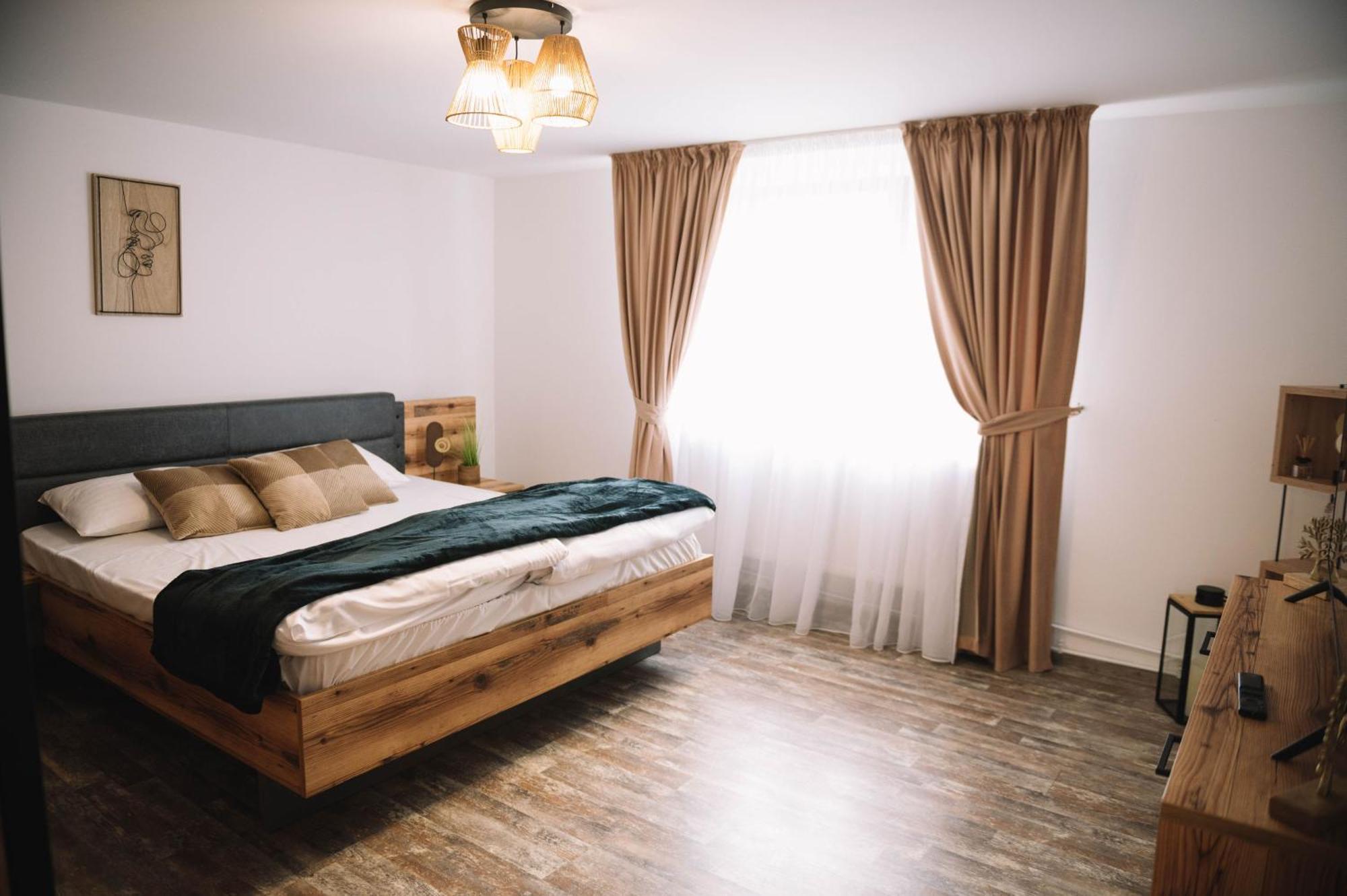 Casa Vatra Sinteului - Cu Sala De Evenimente De Capacitate Mare - Se Inchiriaza Integral Villa Socet Екстериор снимка